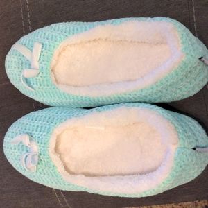 Serra Slippers 9/10 Worn Once Seafoam Green Knit Soft Indoor Shoes